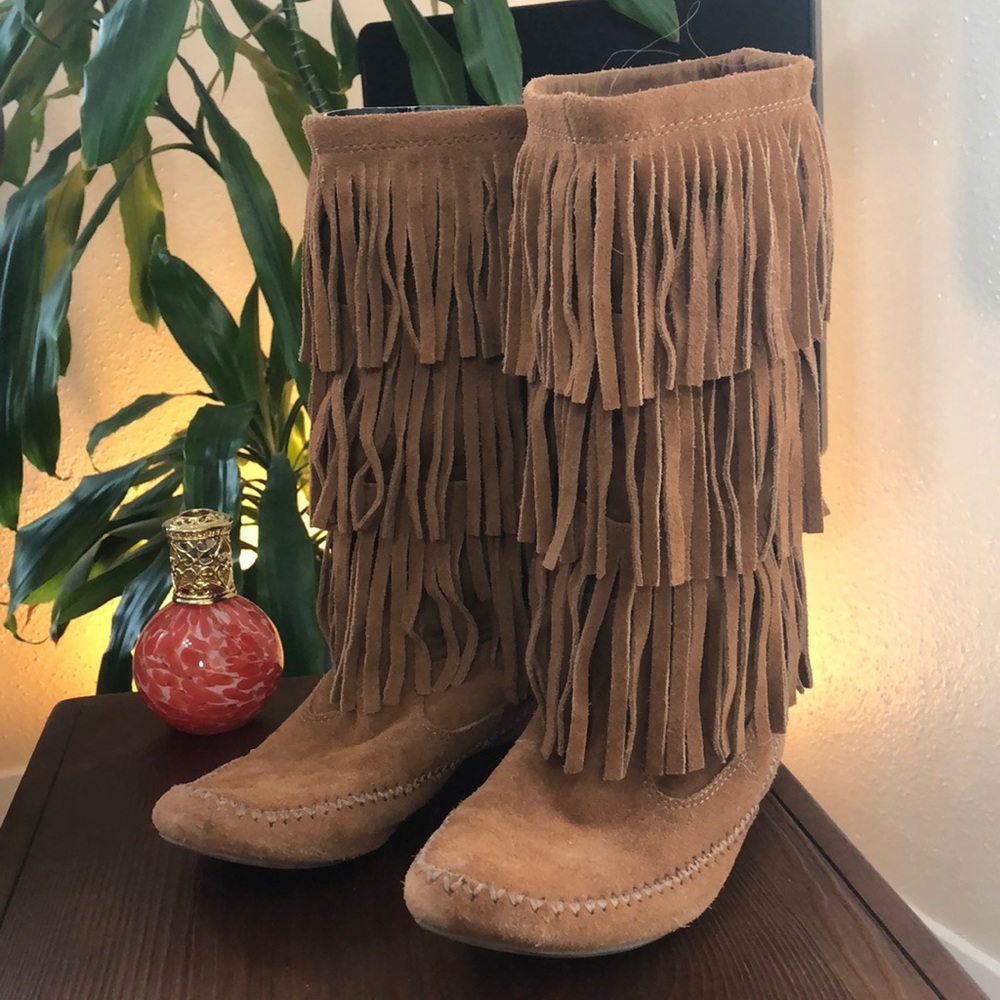 LC Laura Conrad fringe boots